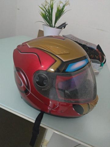 Vendo capacete imoortado do homem de ferro moto