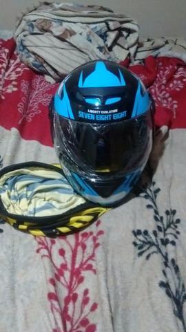 Capacete