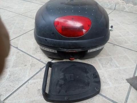 Bau bagageiro de moto defeito só na chave