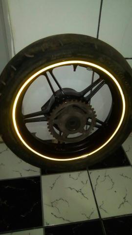 Vendo roda traseira que serve tanto para twister quanto para cb 300