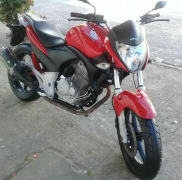 CB300 2011 em até10x em todos cartões - 2011