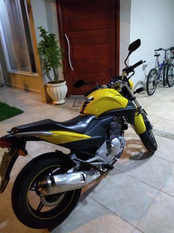 CB 300 muito nova - 2012