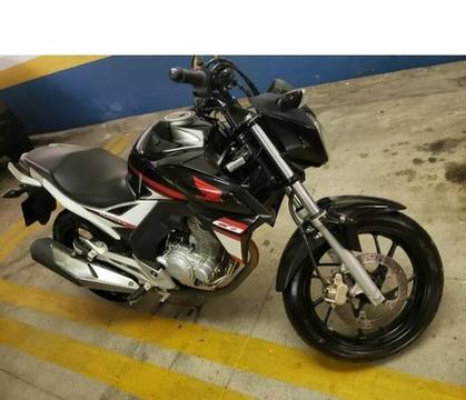 Vendo cb **250 - 2017