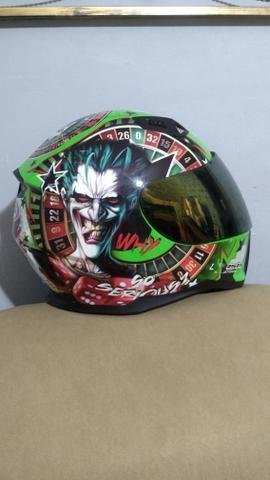 Capacete coringa