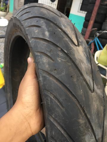 1 PNEU DE MOTO, aro 17 balão - 120/70 R17 SEMINOVO