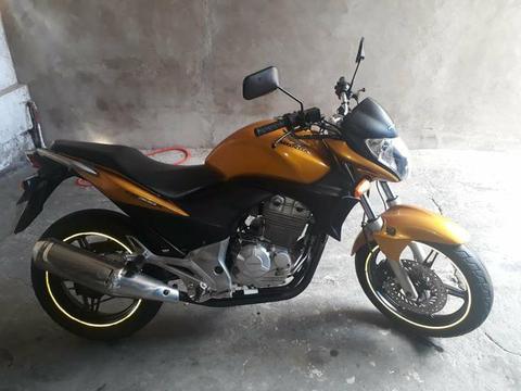 Vendo CB 300 R - 2010