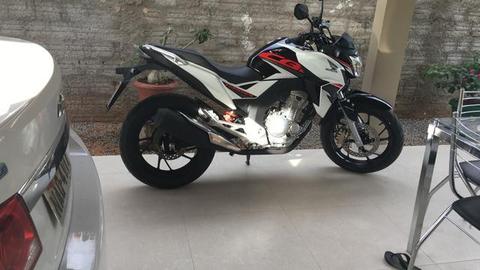 Vendo cb 250 45 dias de uso quitada 19/19 - 2019