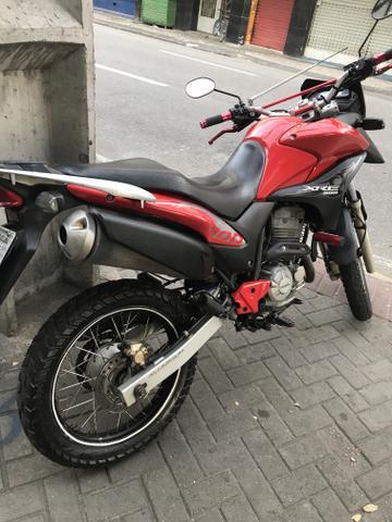 Vendo XRE novíssima - 2010