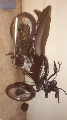 Vendo titan 125 .2004 partida - 2004