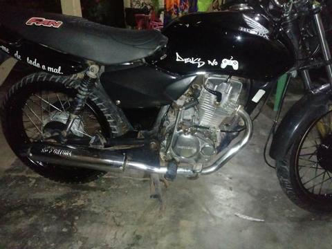 Vendo essa moto varetada - 2008