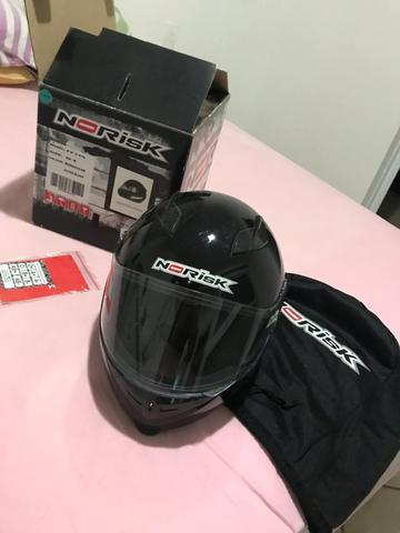 Vendo 2 capacetes zerados