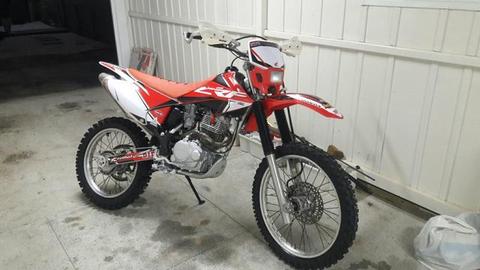 Crf 230 ano 2014 nada a fazer 10mil - 2014