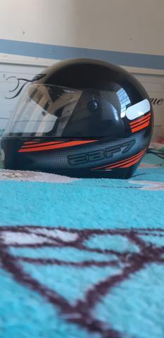 Capacete EBF7 E01 usei so pra tirar da loja