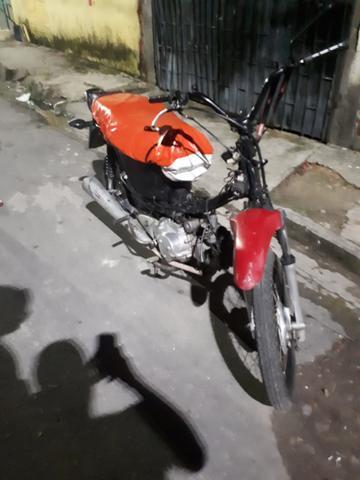 Vendo moto 125cc nota sucata - 2010