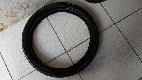 Vendo pneu Pirelli 90/90_18 com câmera de ar
