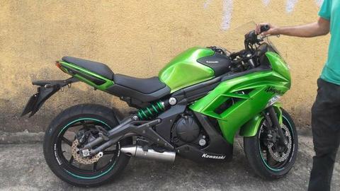 Moto Kawasaki em ótimo estado - 2013