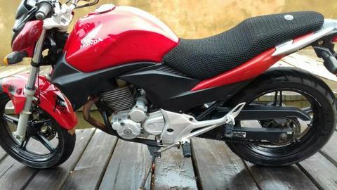 Vendo cb 300 5,500 - 2011