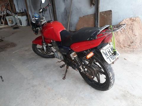 Vendo moto Suzuki ano 2008 valor 1350,00 tel 988411591 débito 800.00 moto muita Boa - 2008