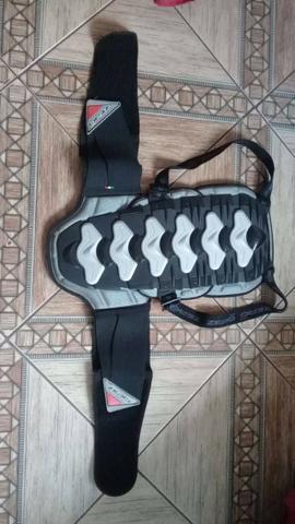 Vendo protetor de coluna texx novo !! $250