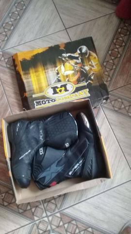 Vendo Bota texx nova !! $400