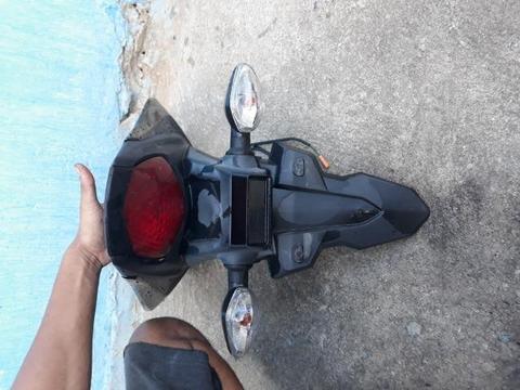 Traseira cg 160 Honda em perfeito estado acompanha setas e o farol