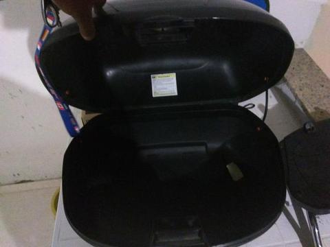 Vendo baú com a churrasqueira 170 reais