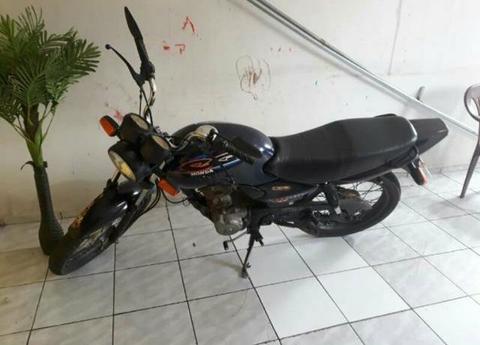 Vendo moto fan ano de 2003 interessados chama no chat ou no whatsapp 86 999000082 - 2003