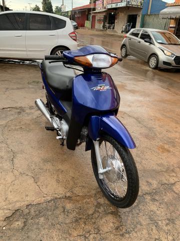 Moto Honda biz 100 de Leilao - 2000