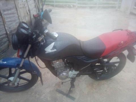 Vendo essa moto fan 125 ano 2010/2010 toda em dia - 2010