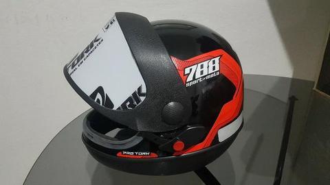 Dois Capacetes Novos