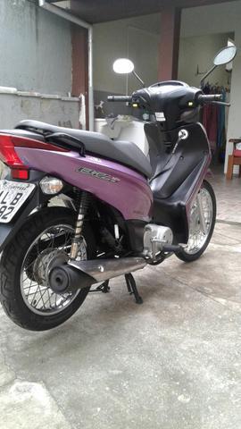 Vendo biz 2013 es partida elétrica R$6500 par no cartão - 2013