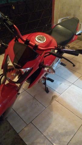 Vendo moto Titan vermelha 160 selada e quitada - 2016