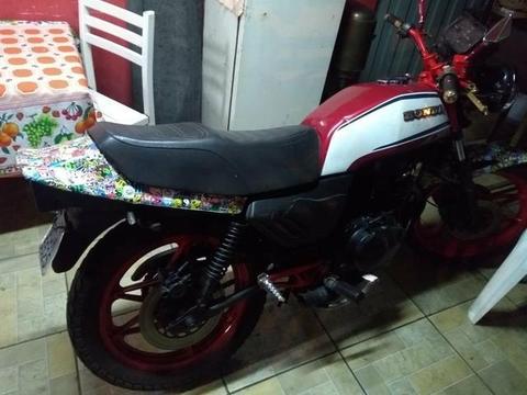 Vendo moto relíquia cb400 - 1984