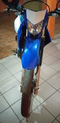 Vendo Lander 2015 e troco .interessados chamar no zap 032985000744 - 2015