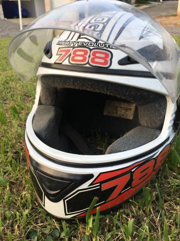 Capacete 788