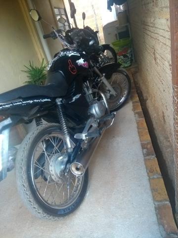 Vendo ou troco por moto menor valor + volta - 2011