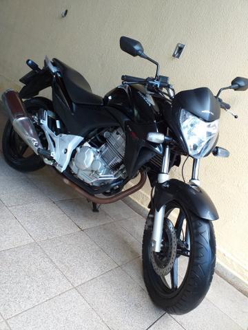 Vendo moto original super conservada - 2013