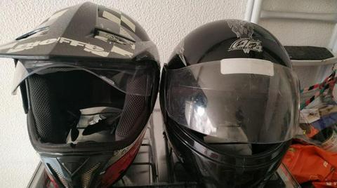 Vendo 2 capacetes usados