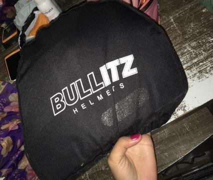 Capacete - Bullitz