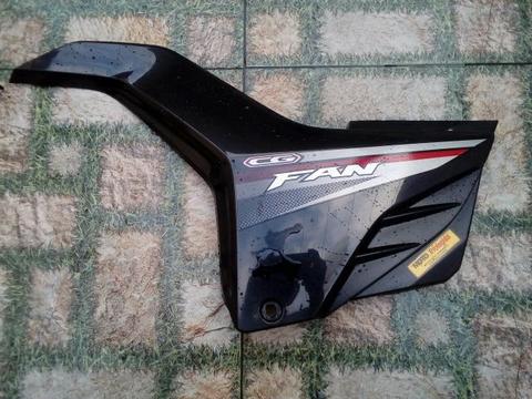 Vendo esta duas tampa da FAN 160 ano 2016