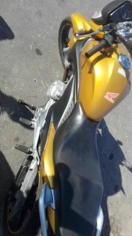 Cb300r em dia baixo km ano 2010 - 2010