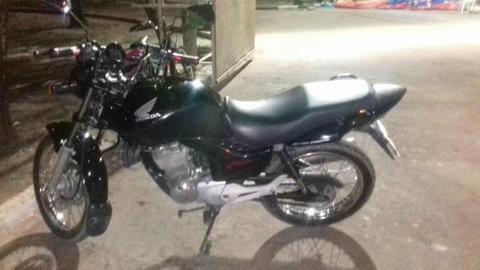 Vendo moto fan 150 - 2013