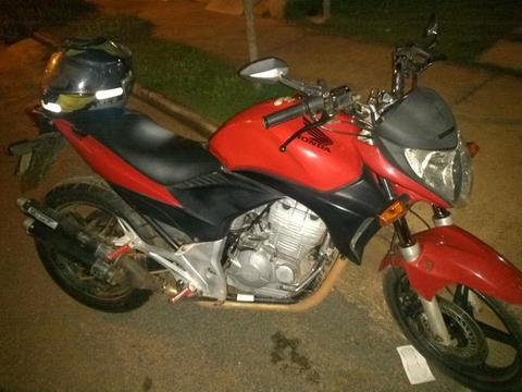 Vendo cb 300 - 2010