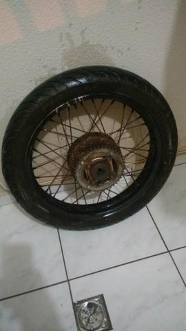 Roda traseira com pneu da honda cg fan 125