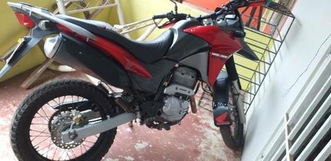 Vendo uma moto Honda xre 300 ano 2013 - 2013