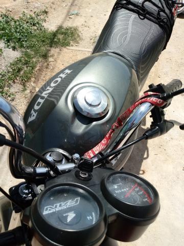 VENDO esta moto fan varetinha - 2008