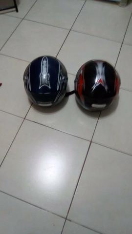 Dois capacetes Taurus