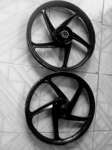 Vendo roda liga leve pra 50c