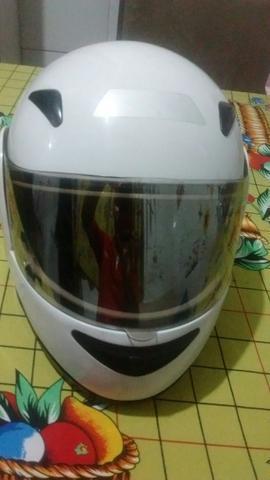 Capacete