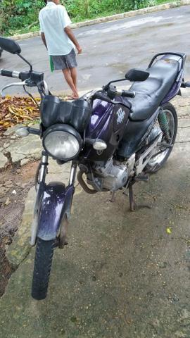 Vendo ou troco por carro ano 2012 deve 800 mas ta top ,,125 996165160 - 2012